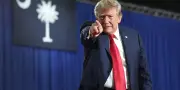 États-Unis : une juge fédérale annule le gel des visas permanents de Trump
