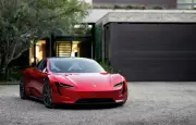 Tesla Roadster : le feuilleton de 10 saisons continue