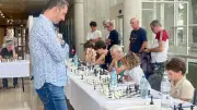 Topalov affronte 20 joueurs à Carré d'Art à Nîmes