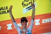 Tour de France Femmes : Demi Vollering s'offre l'étape de Nice et le maillot jaune