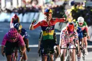 Tour de France femmes : Kim Le Court s'impose à Tournon, Reusser garde le jaune