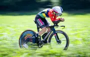 Tour de France Femmes : l'UCI contrôle les soutiens-gorge rembourrés