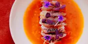 Trois recettes de rouget : laqué, en tartare et snacké