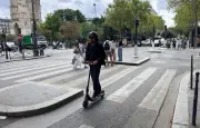 Trottinettes à Paris : casque et gilet obligatoires dès septembre