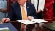 Trump annonce des négociations avec l'Iran, Téhéran dément