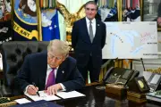 Trump signe un décret pour renommer le lac Ontario en « lac d'Amérique »