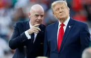 Trump vole au secours d'Infantino, président de la FIFA menacé
