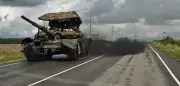 Ukraine : les blindés russes face aux drones, la parade