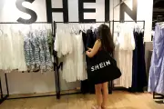 Ultra-fast fashion : un malus jusqu'à 19,50 € dès ce mardi