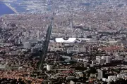 Un Américain chute de 20 mètres d’un rooftop à Marseille et survit