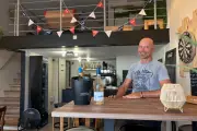Un couple ouvre un bar cosy pour dynamiser la place Horace-Cristol