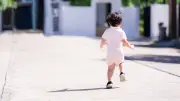 Un enfant de 2 ans sauvé in extremis d'une voiture à Murfreesboro
