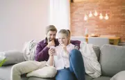Une fausse loi sur le remboursement des cadeaux aux ex sur TikTok