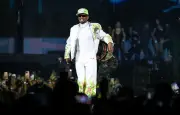 Usher répond aux fans qui l'accusent d'utiliser un clone