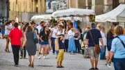 Vente mystère d'œuvres à l'aveugle par Melvyn Barros aux Jeudis de Nîmes