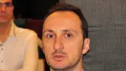 Veselin Topalov à Nîmes : une simultanée contre 20 joueurs au festival Apogée