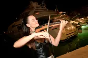 Violoniste ukrainienne, Anastasiia Mikusevych enchante Saint-Tropez