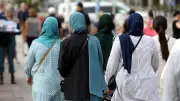 Voile dans l'espace public : que dit la loi face au RN ?