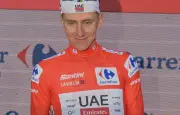 Vuelta 2026 : Pogacar chute et abandonne lors de la 8e étape