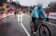 Vuelta : l'étape annulée après une violente grêle