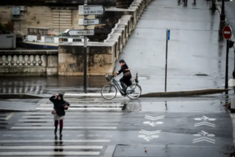 Mort d'une cycliste à Paris : le point sur l'accident de la Concorde