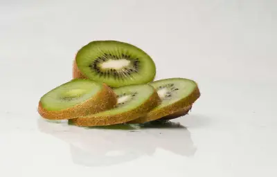 Amou célèbre le mini kiwi Negri lors d'une fête inédite