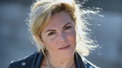 Anne-Élisabeth Blateau interpellée : son avocate révèle sa bipolarité