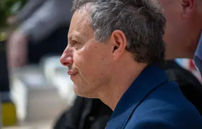 Anne-Élisabeth Lemoine recadre Marc-Olivier Fogiel sur sa perte de poids