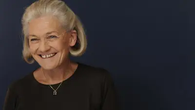 Badinter : « L’école, institution la plus importante du pays »
