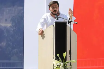 Bardella à Menton ? Tomatis répond et défie Sarkozy