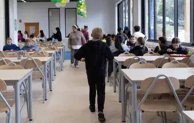 Cantines à Paris : la mairie suspend les majorations contestées