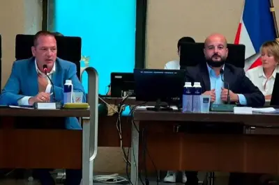 Conseil municipal de Fréjus : échanges tendus entre majorité et opposition