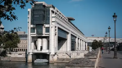 Dette française : 121,7 % du PIB en 2027, un record depuis 1995