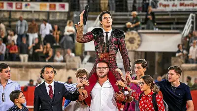 Feria de Nîmes : Roca Rey triomphe avec trois oreilles