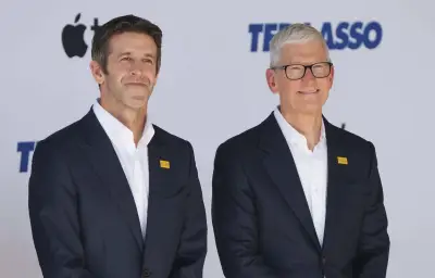 John Ternus succède à Tim Cook à la tête d'Apple