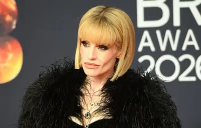 Kelly Osbourne sobre depuis huit mois après la mort de son père