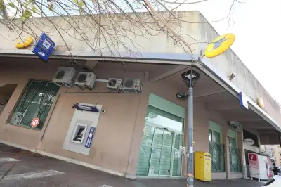 La Poste : 471 bureaux menacés de fermeture, syndicats et direction s'opposent