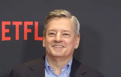 Macron décore le patron de Netflix de la Légion d'honneur