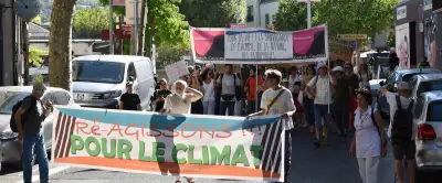 Marche pour le climat à Millau : plusieurs centaines de participants