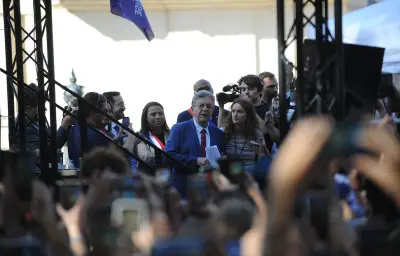 Mélenchon qualifie de « misérable » l'accord Bardella-Farage sur les migrants