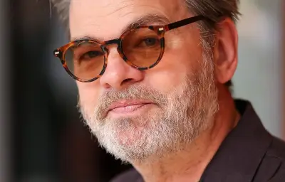 Netflix: Clovis Cornillac adapte « La vie est un long fleuve tranquille » en série