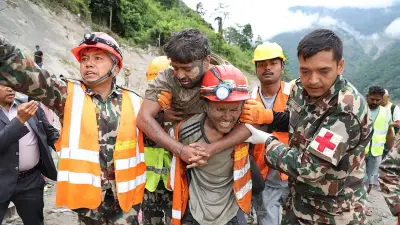 Népal : un troisième miraculé, un Chinois, sorti vivant d'un tunnel