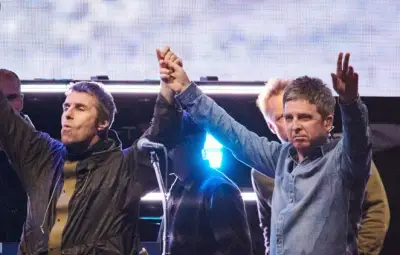Oasis au Stade de France : les dates fuient dans le métro parisien