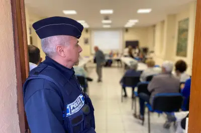 Policier municipal renversé par un motard devant une école à Auribeau
