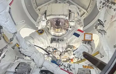 Sophie Adenot réussit sa 3e sortie spatiale en équipe féminine
