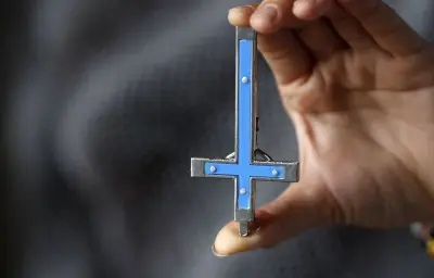 Viol avec satanisme : un homme de 53 ans mis en examen