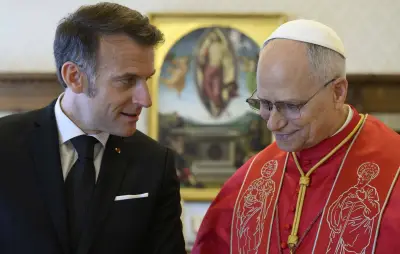 Visite du pape : Macron absent des messes, représenté par Lecornu