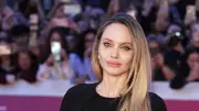 Angelina Jolie surprend un club de boxe à Kharkiv avec son fils Knox