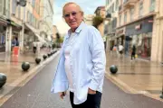 Arcady présente « Fausse note » avec Poelvoorde et Merad à Cannes