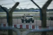 Attaque déjouée contre une base militaire en Angleterre : cinq suspects en garde à vue